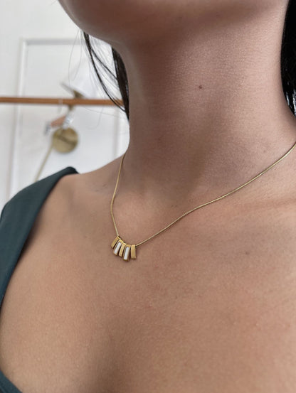 COLLAR MINIMALISTA DE BARRAS MY26AK010