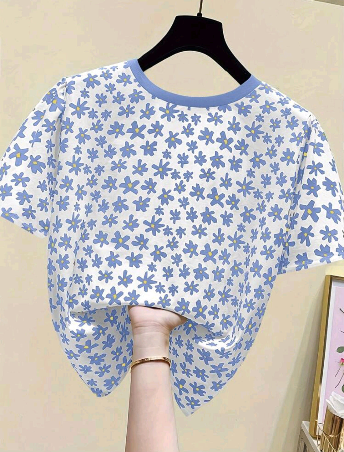 Camiseta grafica con estampado de flores A25QC08