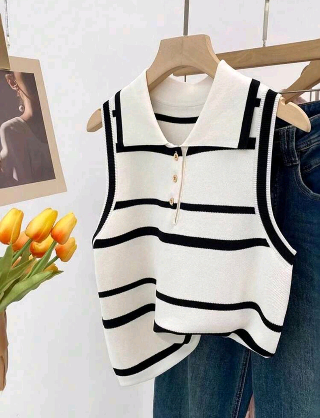 Chaleco de punto con cuello de polo a rayas A25PZ02
