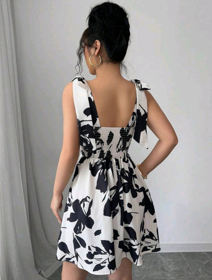 Vestido corto elegante con estampado de flores A25PA09
