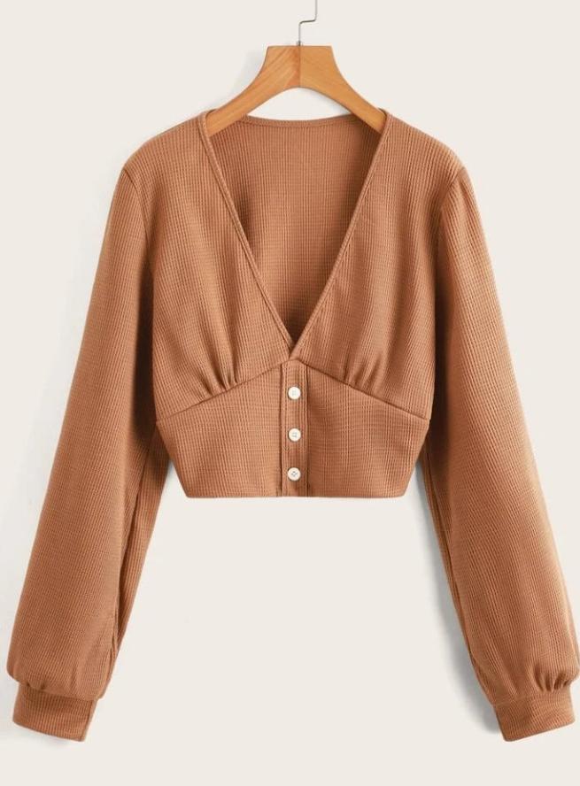 Camiseta corta con botón CV01